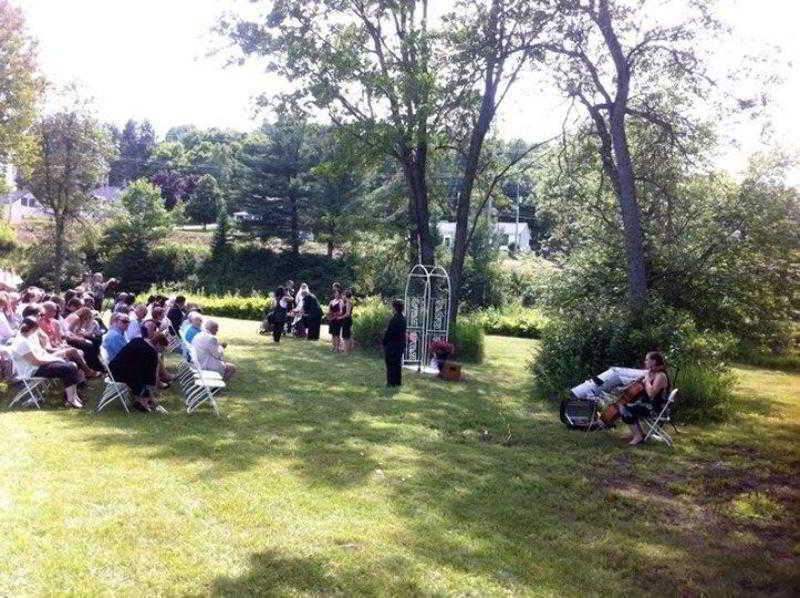 Sword Inn Bancroft Exteriér fotografie